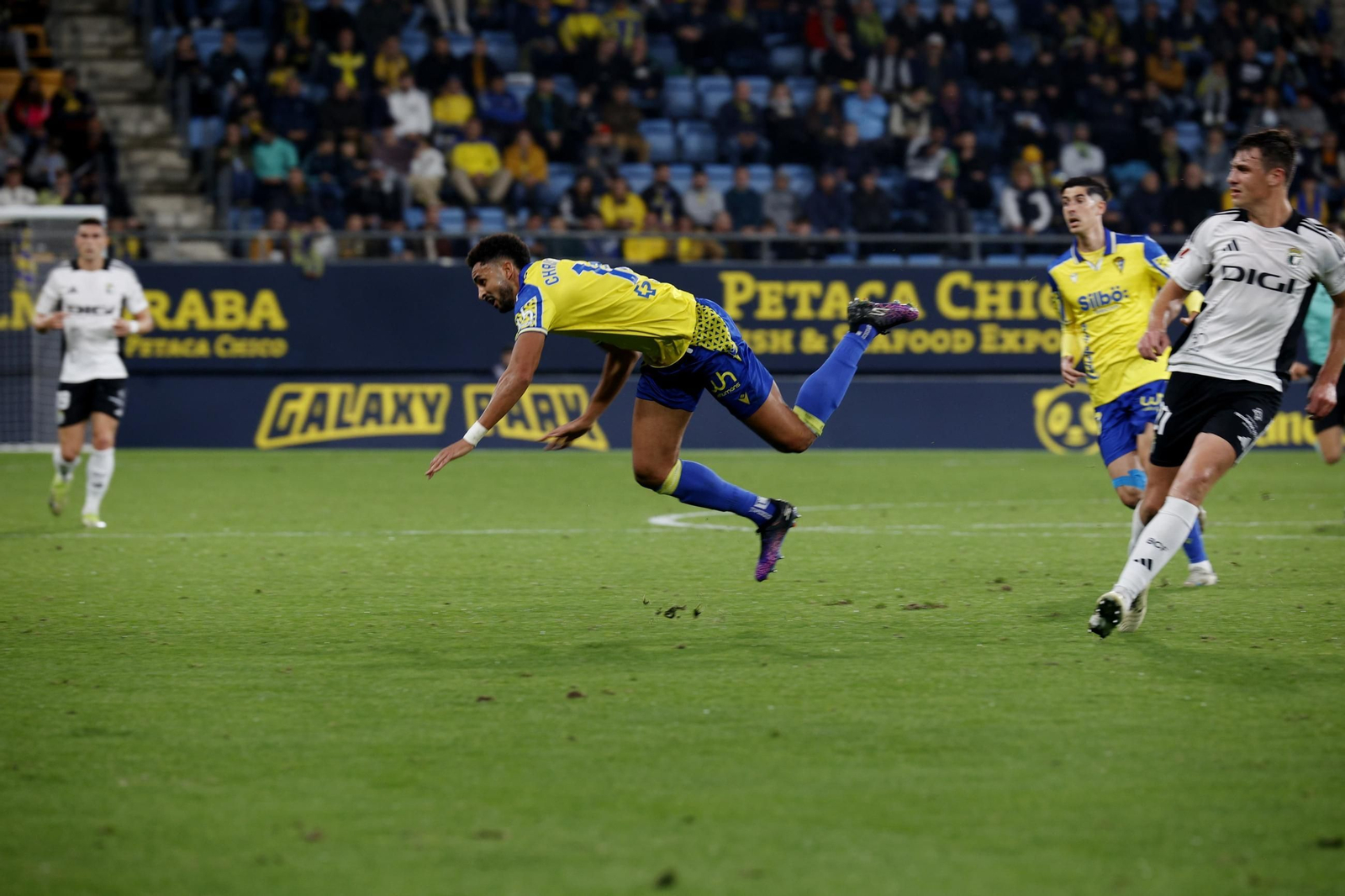 Las imágenes del partido de fútbol Cádiz CF - Burgos