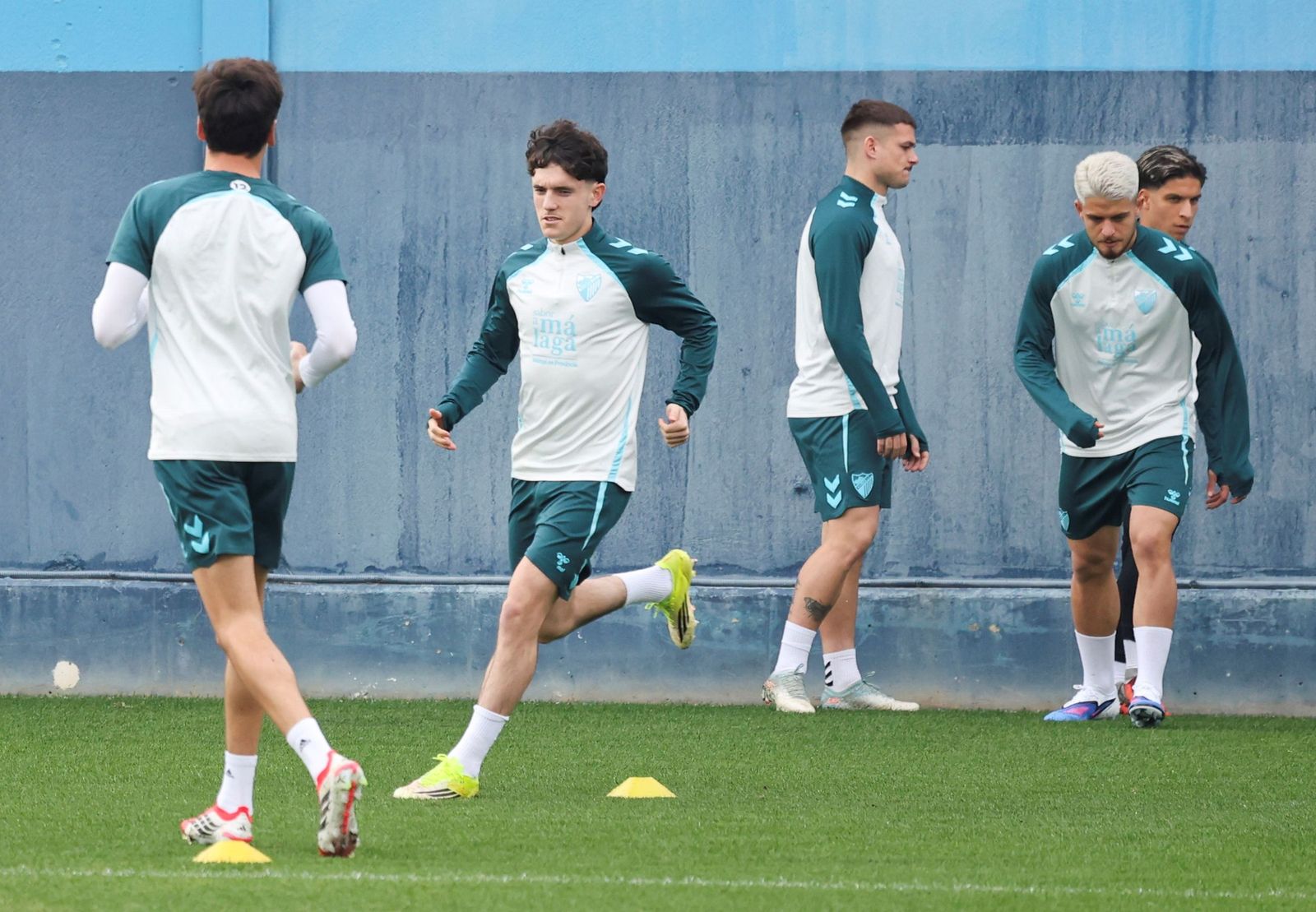 El Málaga CF vuelve al tajo sin Lobete en una semana eterna