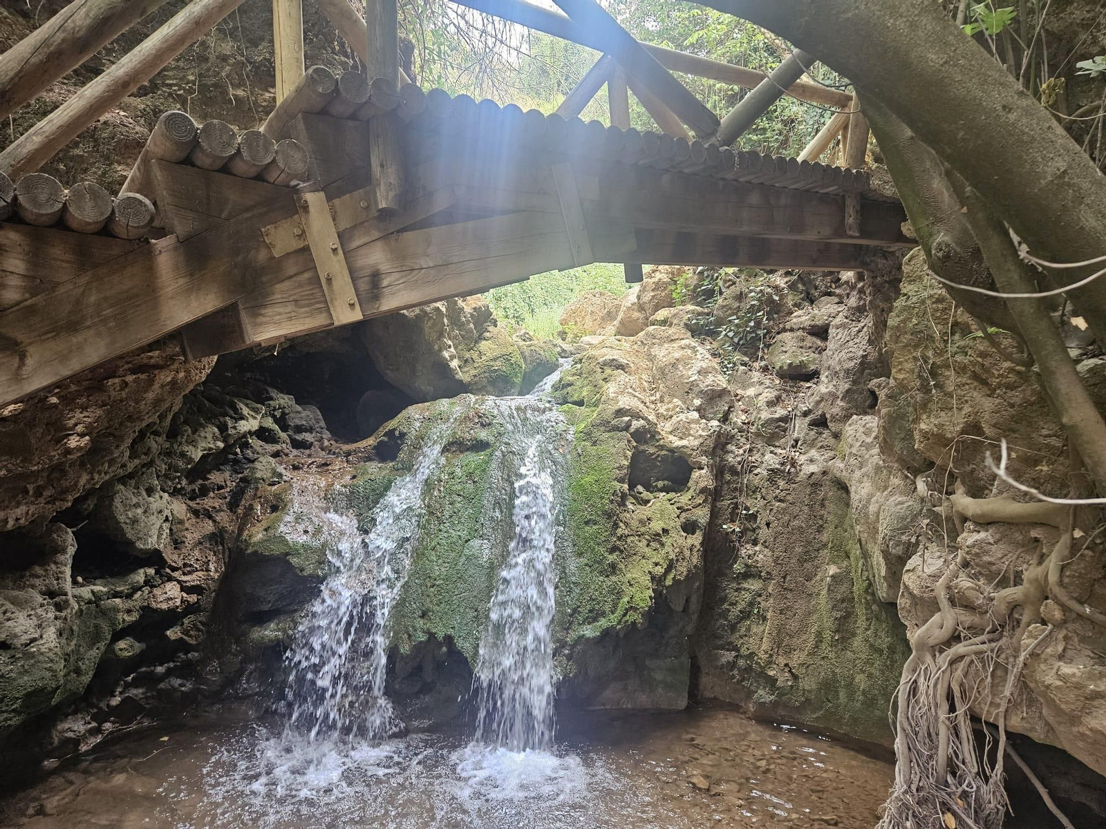 Así está en septiembre la preciosa cascada que puedes ver en Jaén