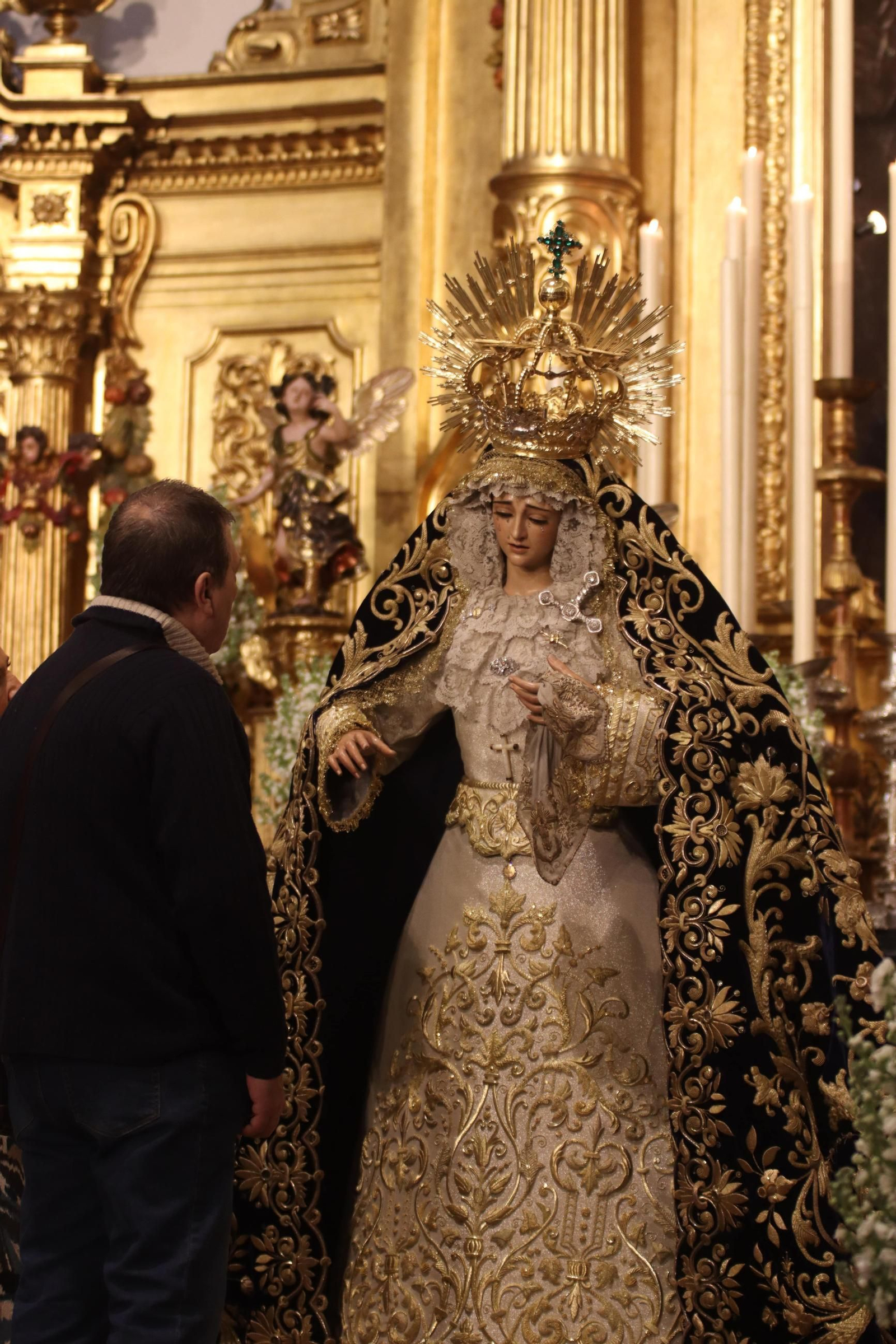 Besamanos de María Santísima del Mayor Dolor y Traspaso (Gran Poder)