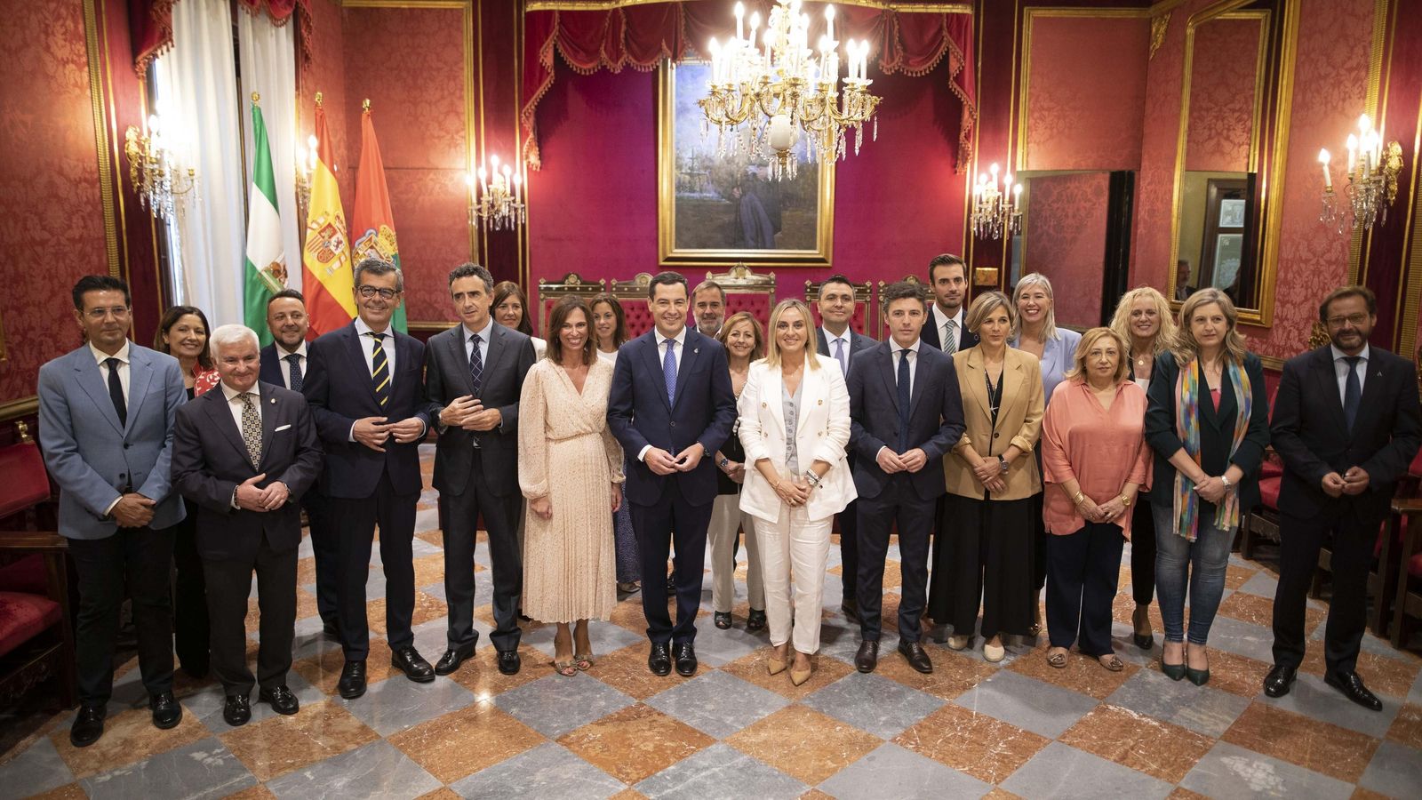 Foto de familia de la visita institucional de Moreno..
