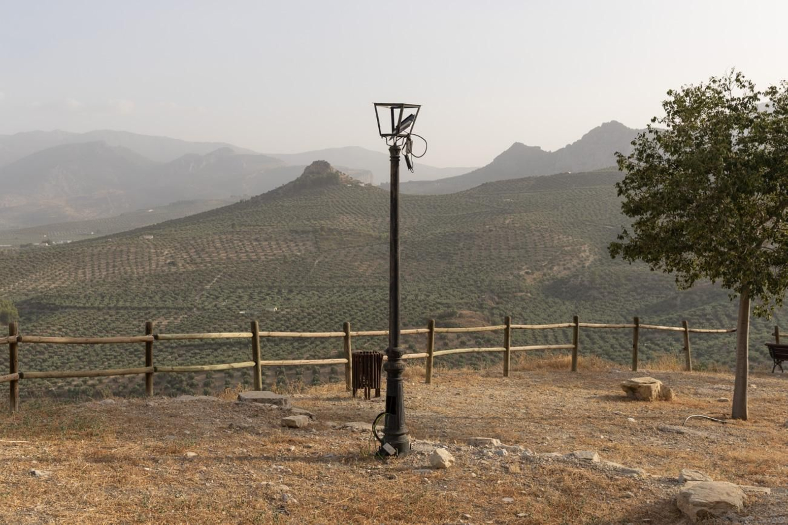Estado de abandono del parque del Cerro de las Canteras
