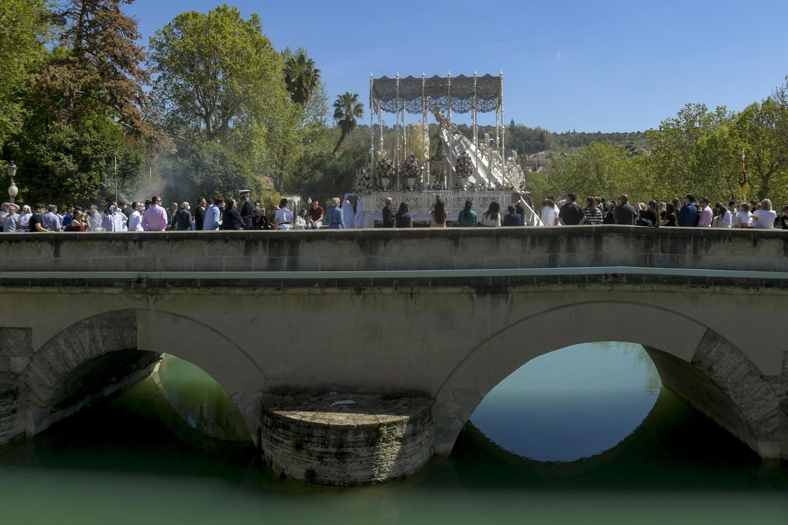 Imágenes del Domingo Santo en Granada