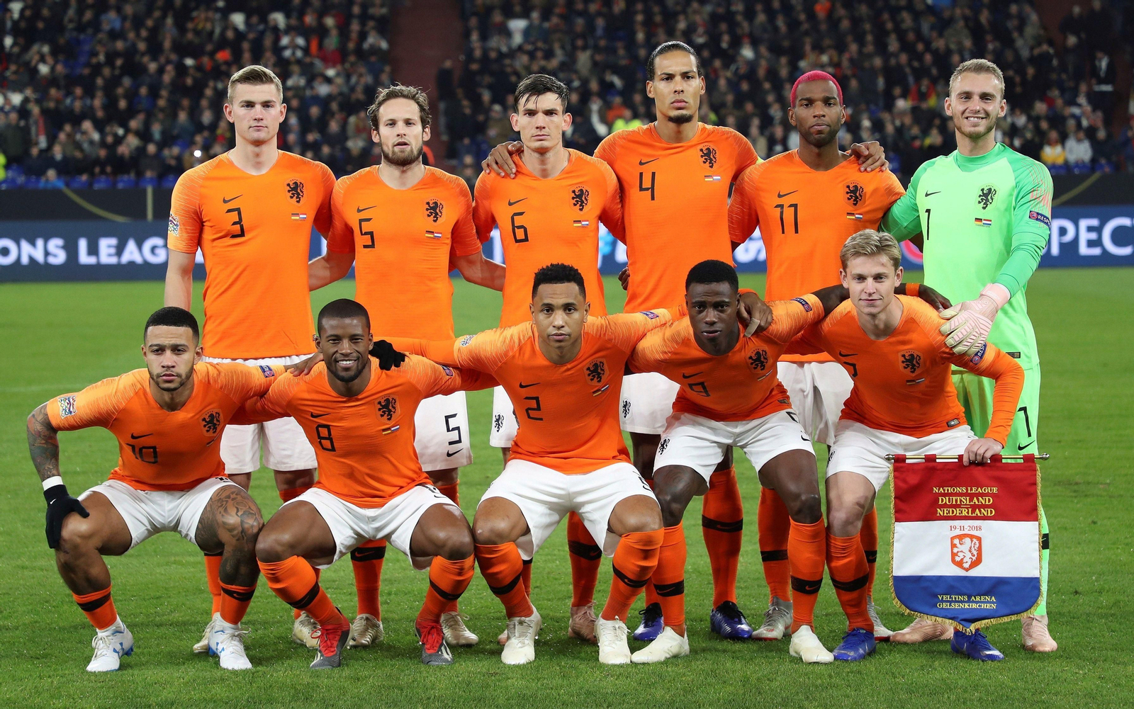 Promes, en la formación inicial de Holanda en Gelsenkirchen.