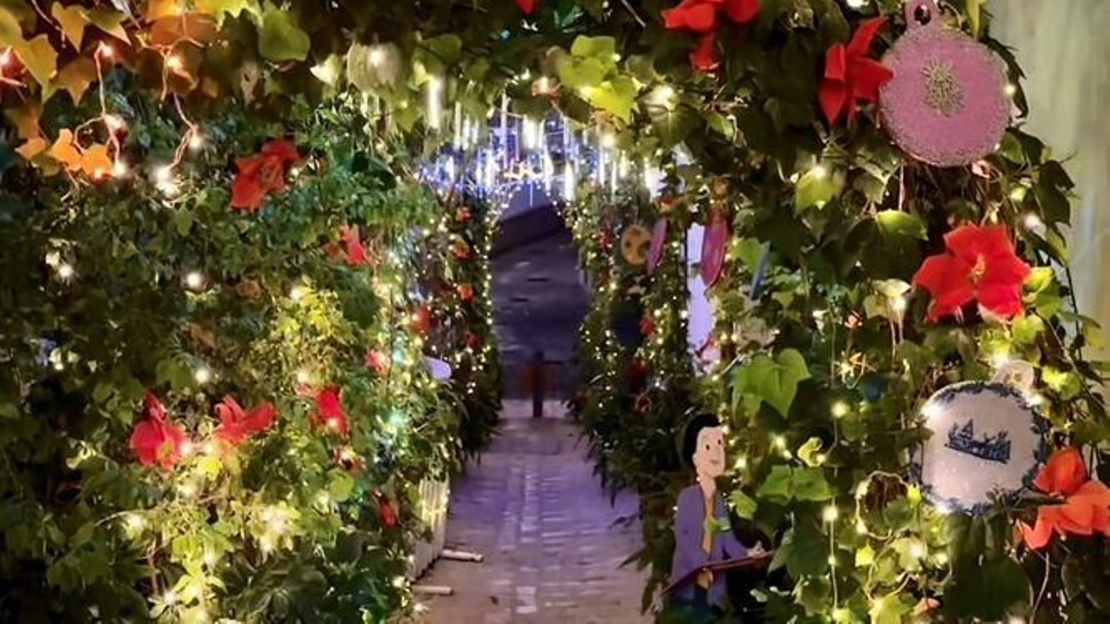 Una calle mágica llena de Navidad en Ayamonte