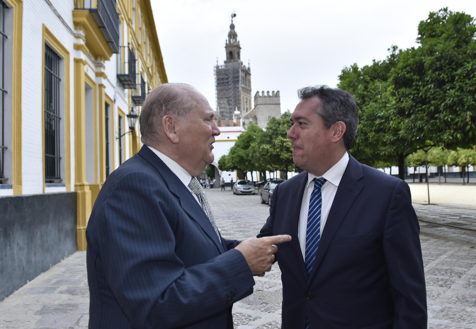 Los asistentes al VII Premio Manuel Clavero