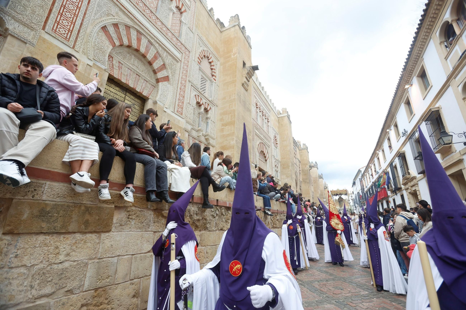 La procesión de la Agonía en este Martes Santo de Córdoba, en imágenes
