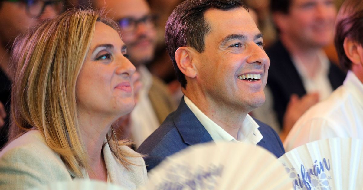 El giro de guion de la campaña refuerza al PP de Juanma Moreno