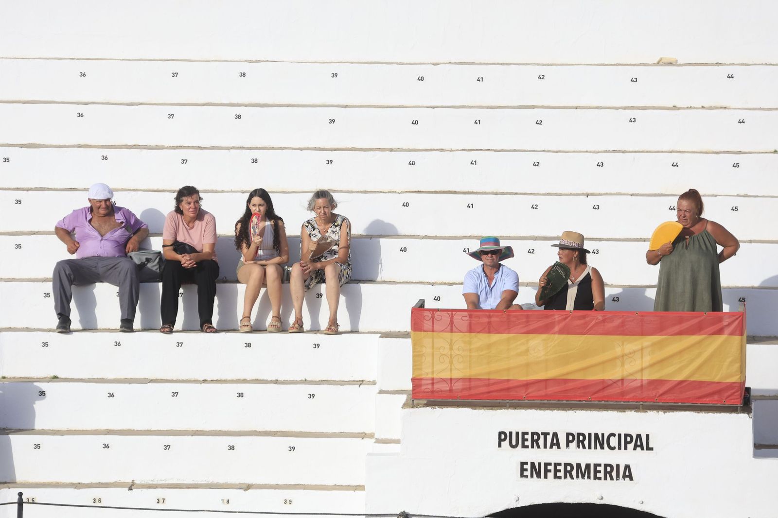 Fotos de la corrida de toros de la Feria de San Roque con David Galván, Román y Joaquín Galdós