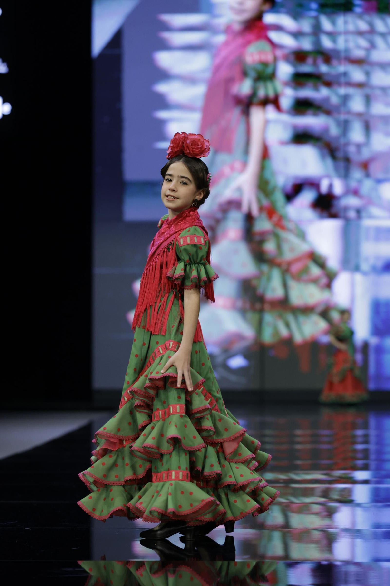 Desfile de Hermanas Serrano en SIMOF 2025, todas las fotos