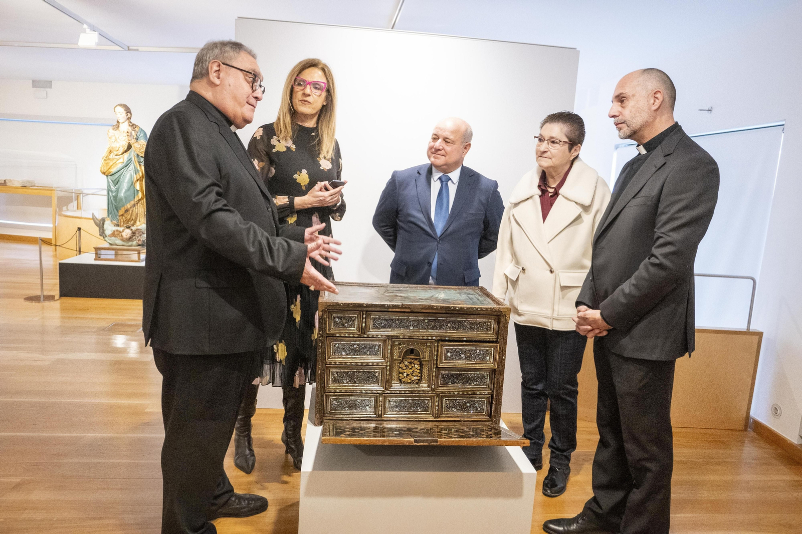La exposición sobre el fundador de la Abadía del Sacromonte puede verse en la Sala Zaida. La exposición sobre el fundador de la Abadía del Sacromonte puede verse en la Sala Zaida.