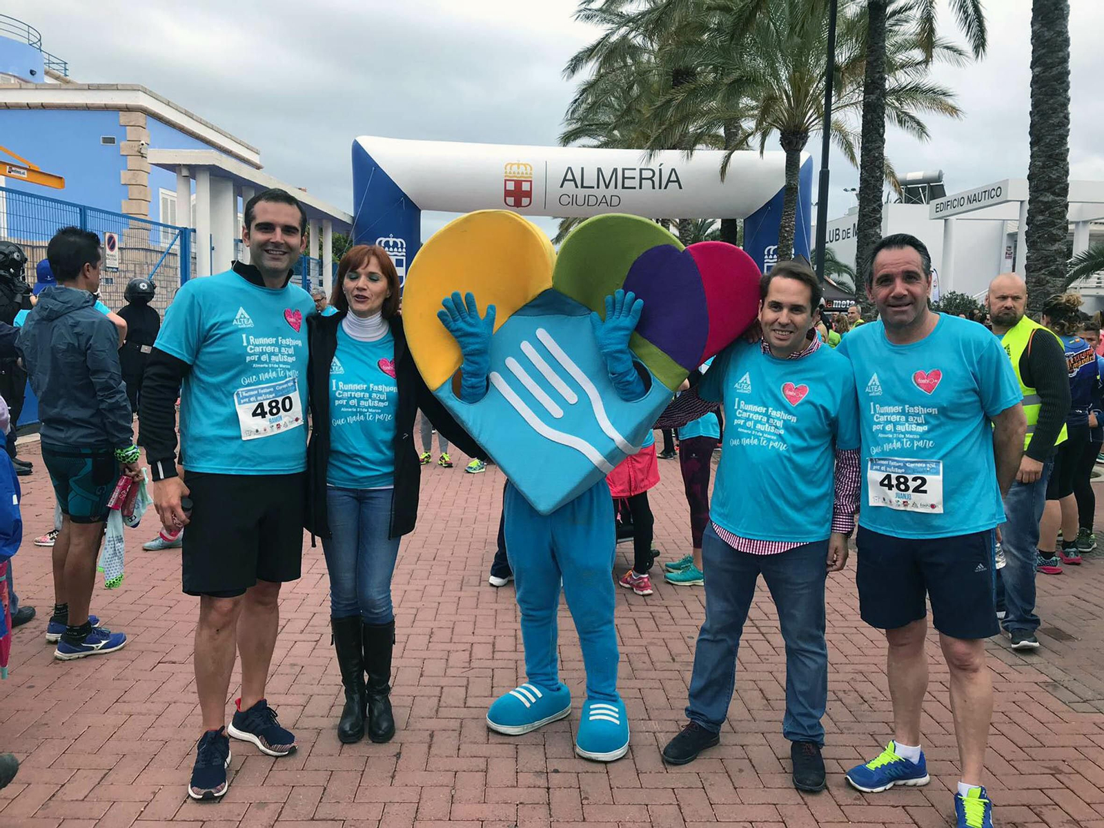 Galería gráfica de la 'RUNNER FASHION CARRERA AZUL POR EL AUTISMO'