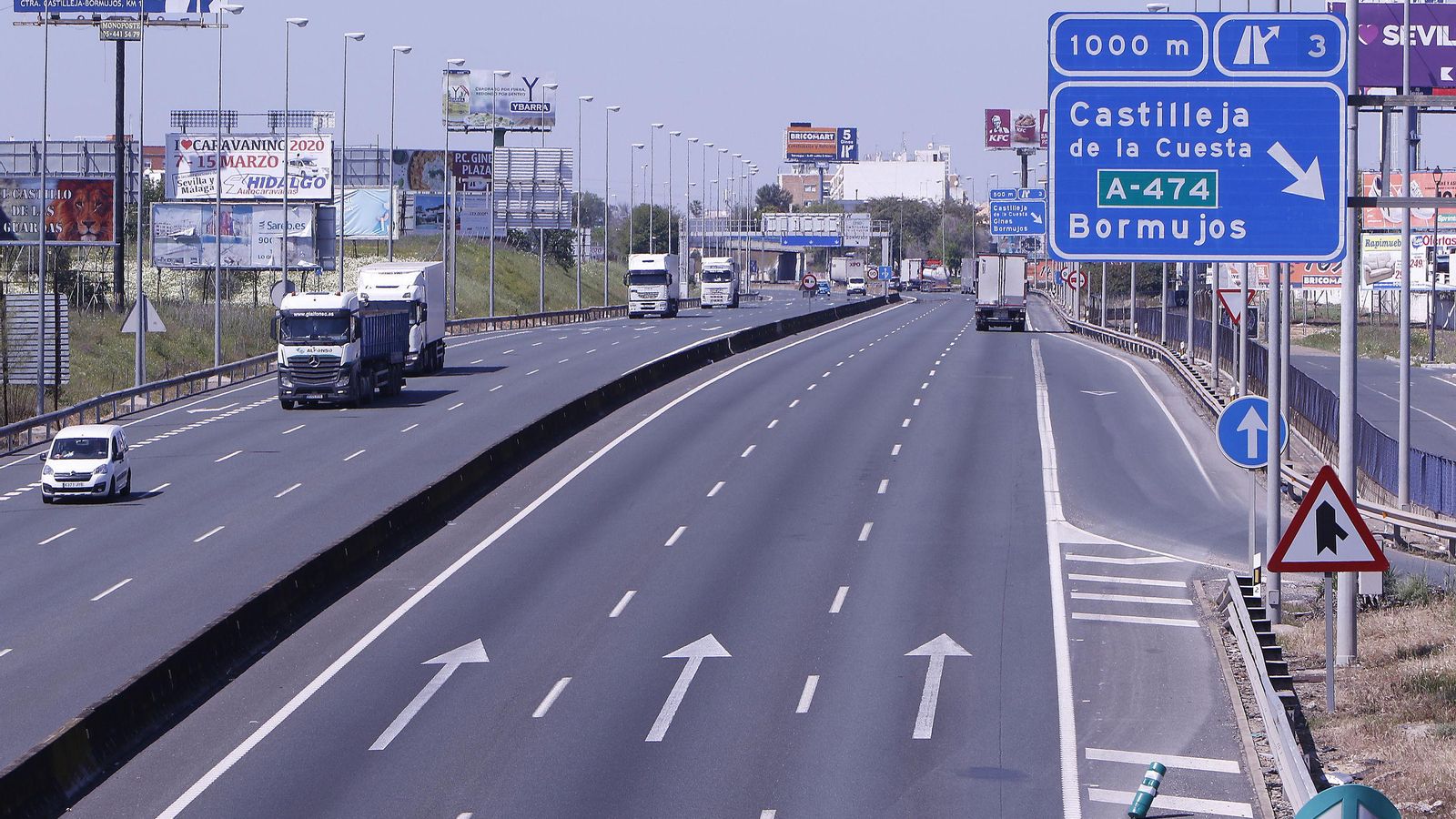 La autovía a Huelva A-49 con poca circulación en estas semanas de confinamiento general.