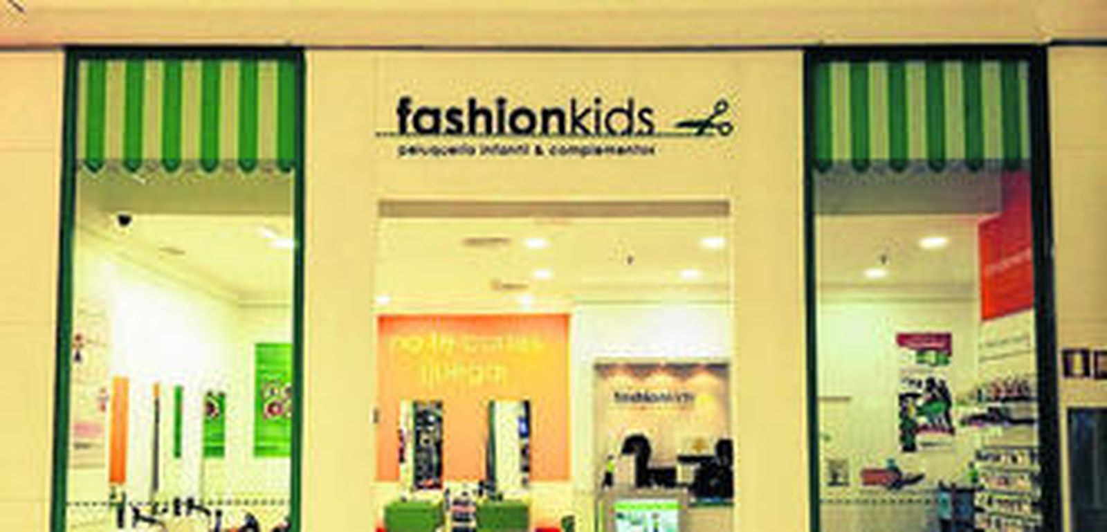 La cadena está especializada en peluquería infantil.