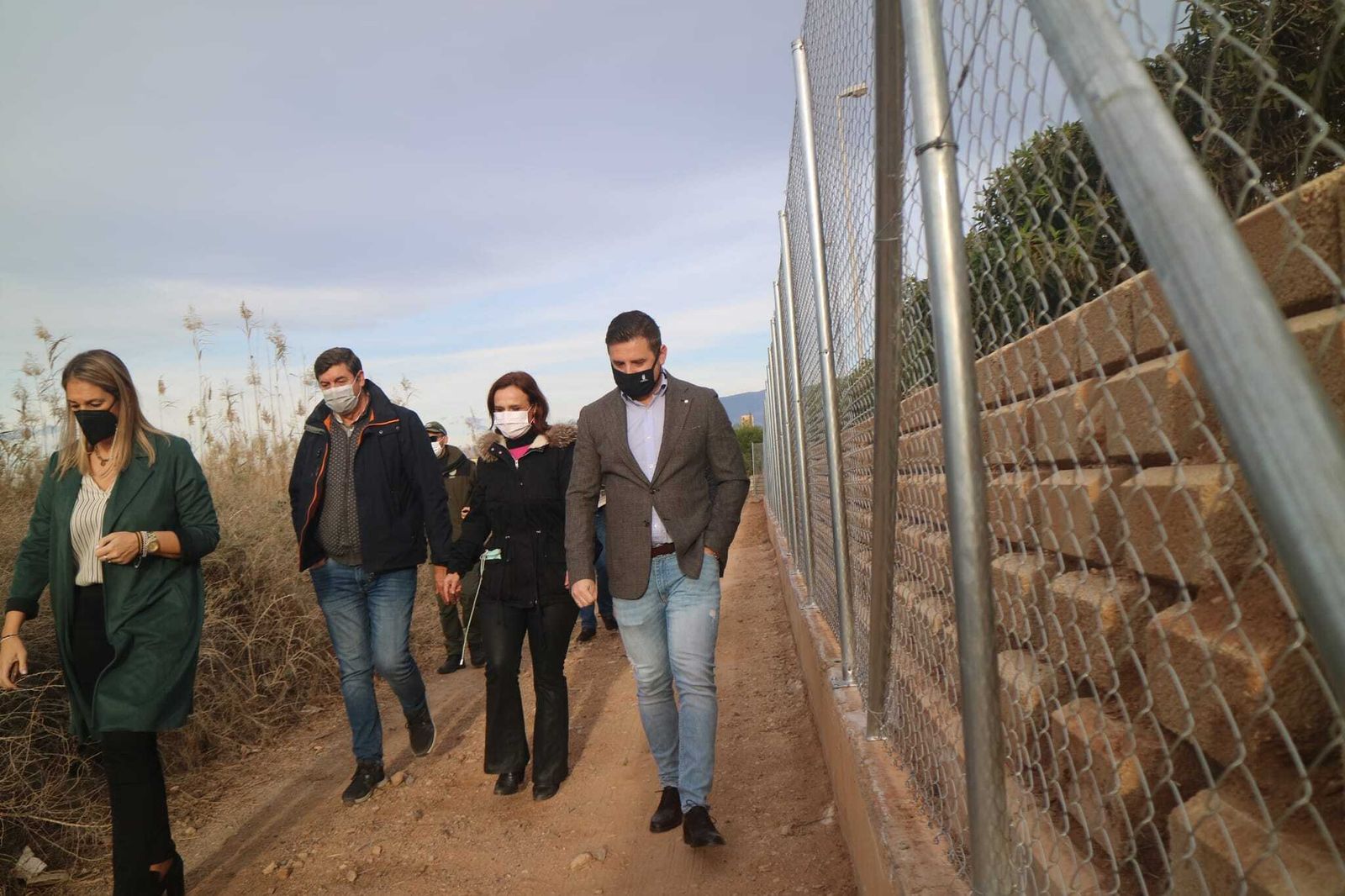 Visita de la delegada Raquel Espín junto a los ediles José Luis Llamas y Susi Ibáñez.