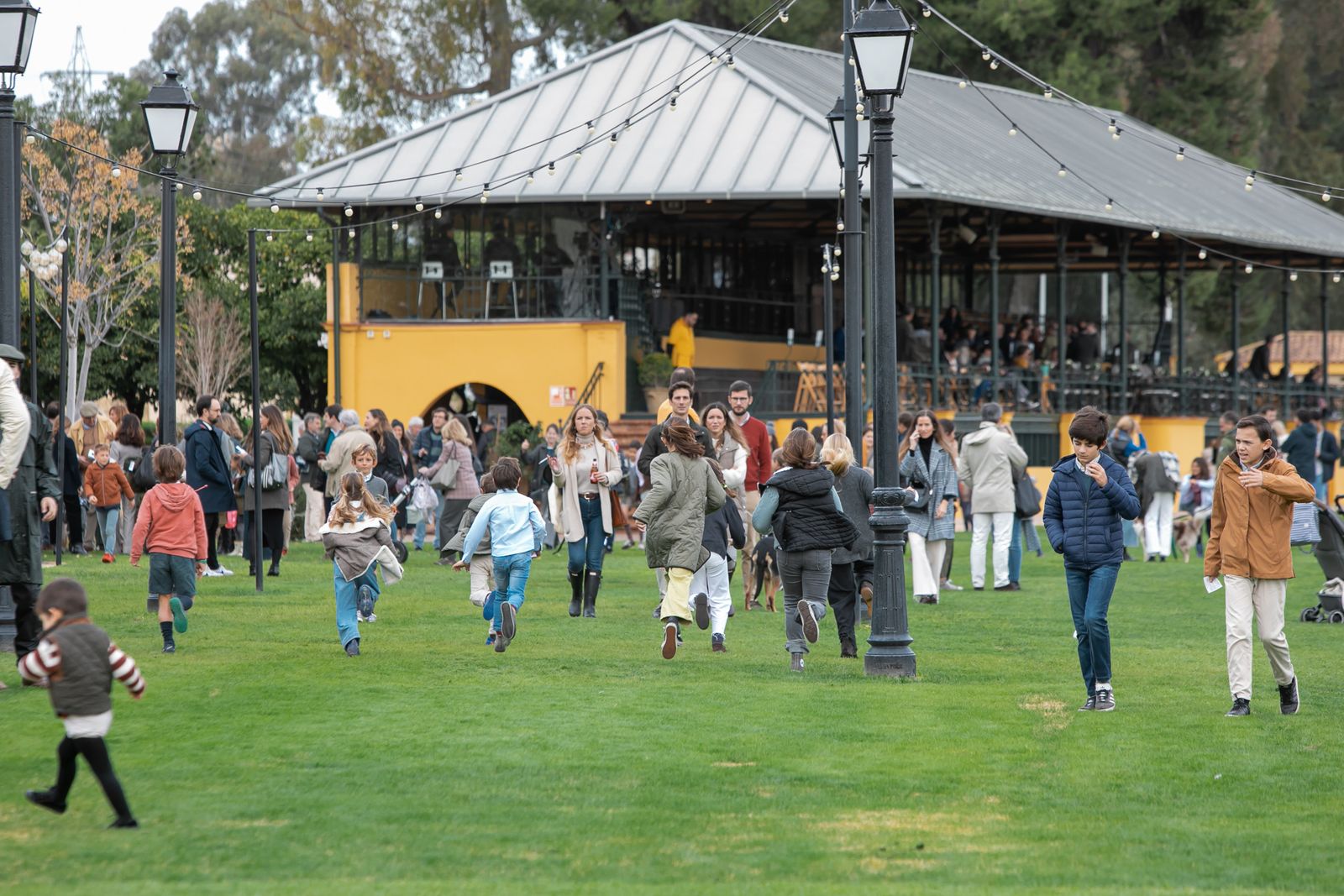 Búscate en las carreras de caballos de Pineda