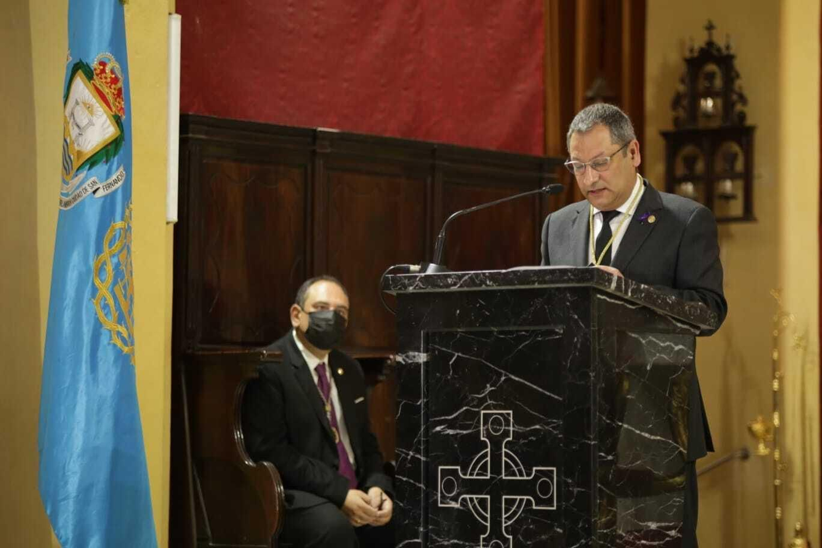 Jueve Santo en San Fernando: Así ha sido el rito de la entrega del bastón al Regidor Perpetuo