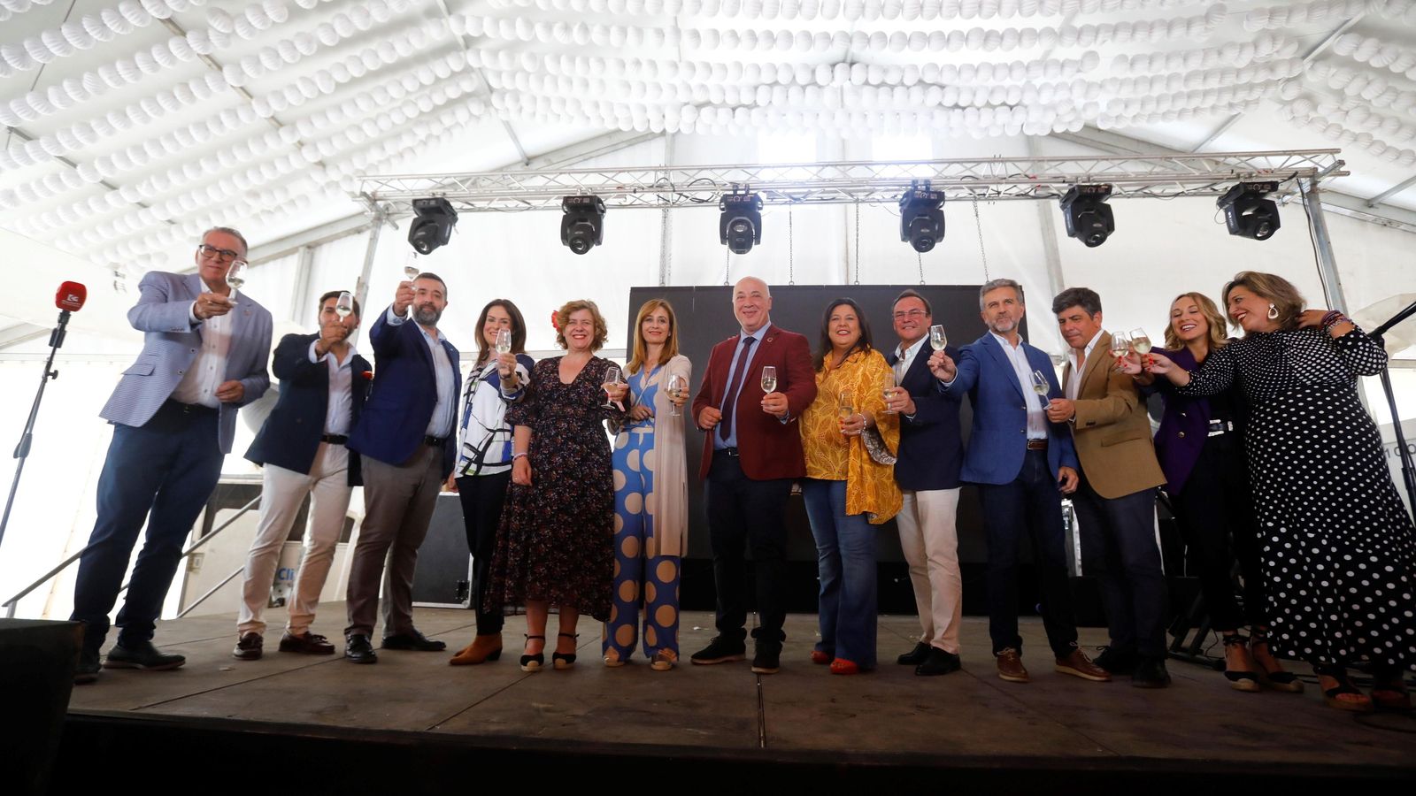 Recepción de la Diputación de Córdoba en la caseta de La Merced.