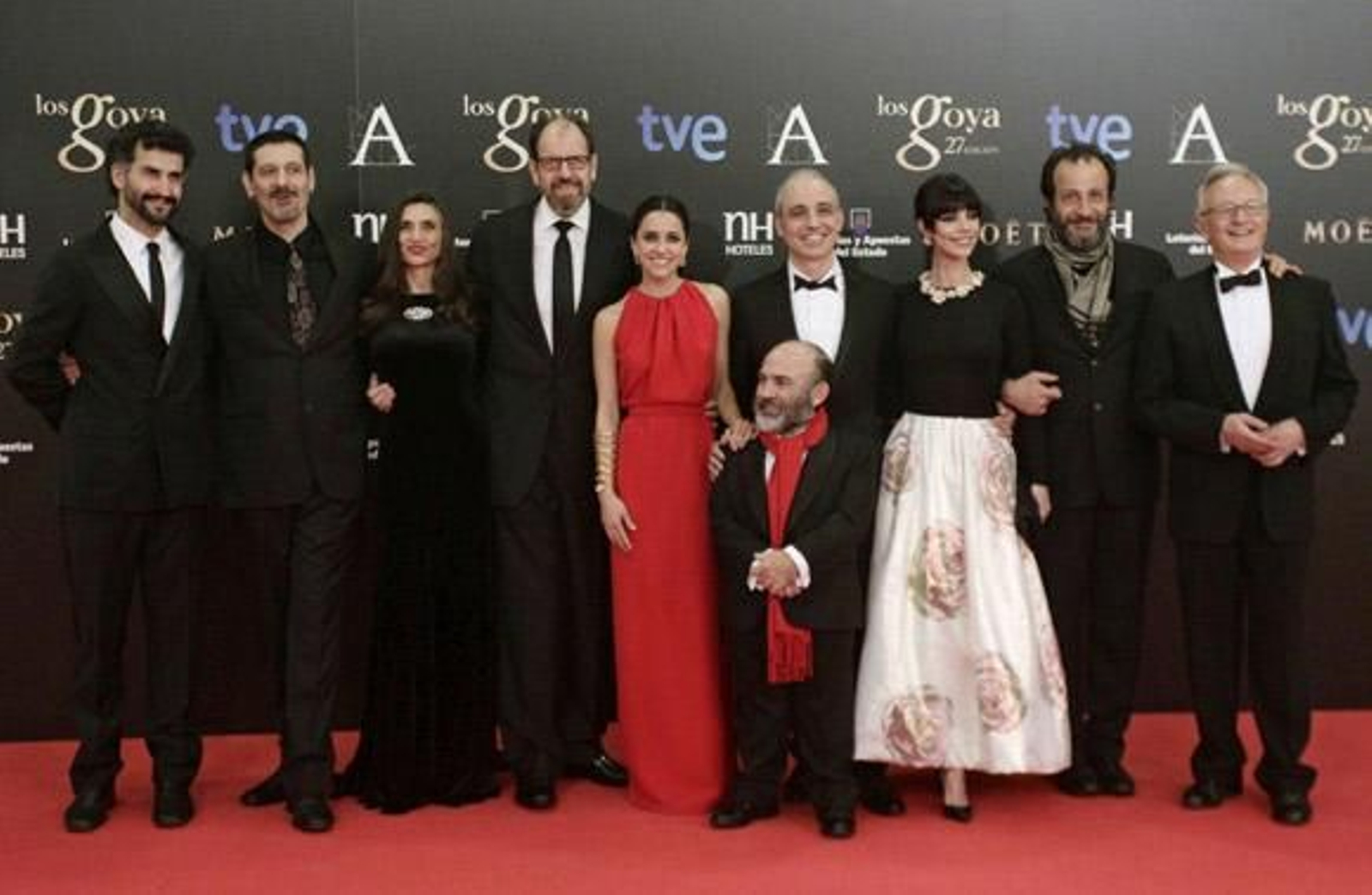 El equipo de 'Blancanieves'. / EFE