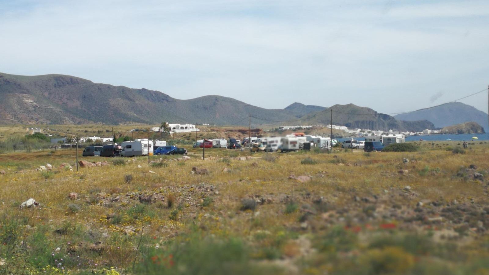 Colonias de caravanas en enclaves privilegiados del parque natural de Cabo de Gata