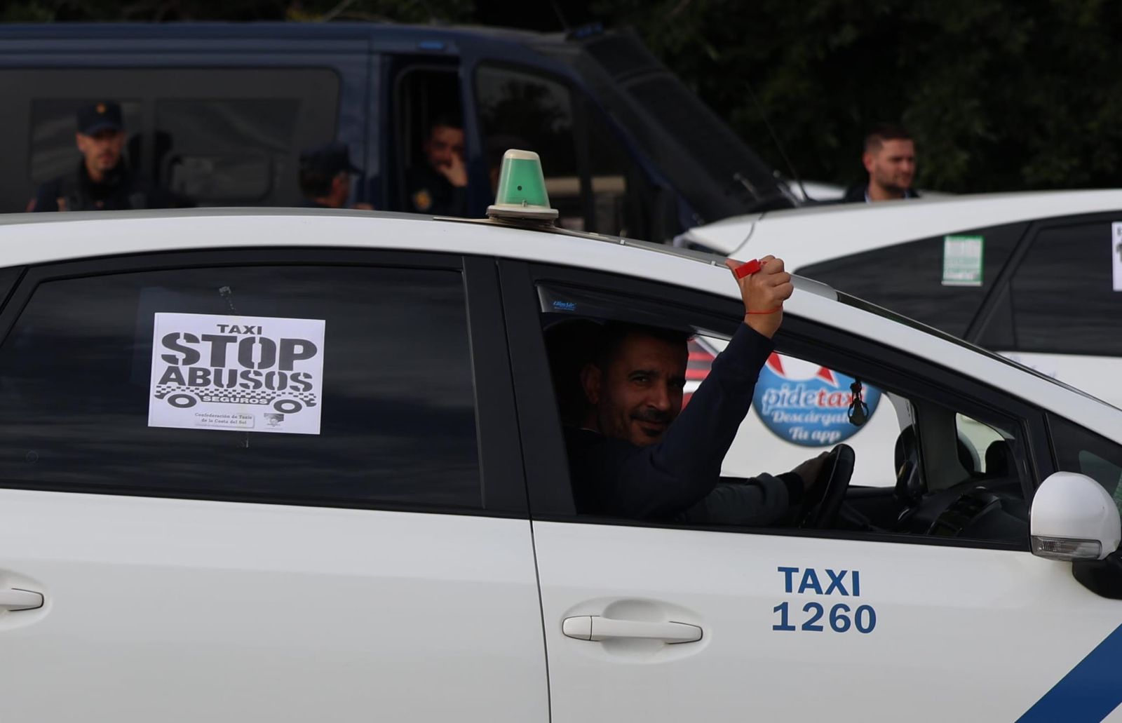 La huelga de taxistas en Málaga en imágenes