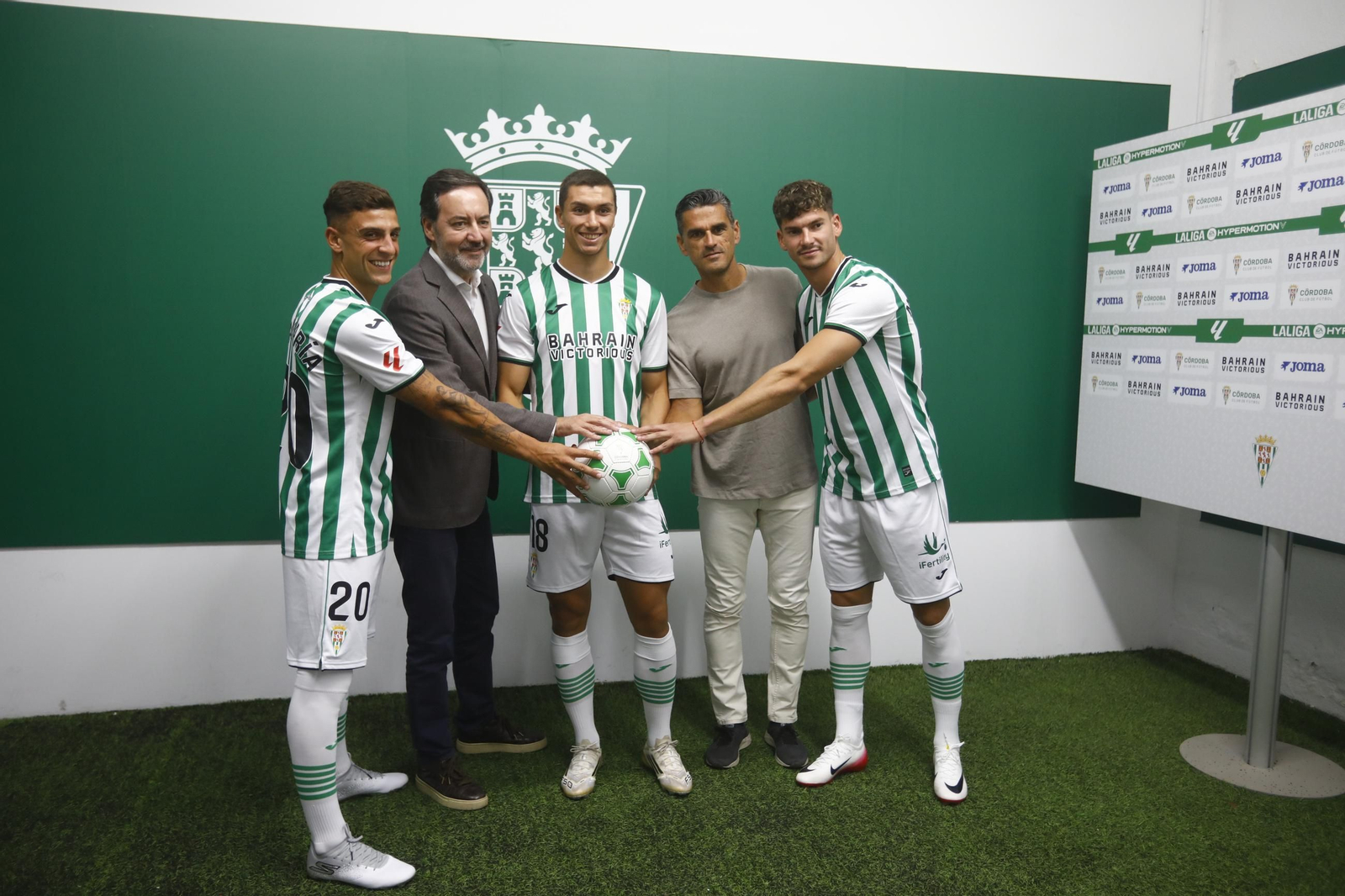 Las mejores fotos de la presentación de Adri Fuentes, Juan María Alcedo y Mariano Carmona como jugadores del Córdoba CF