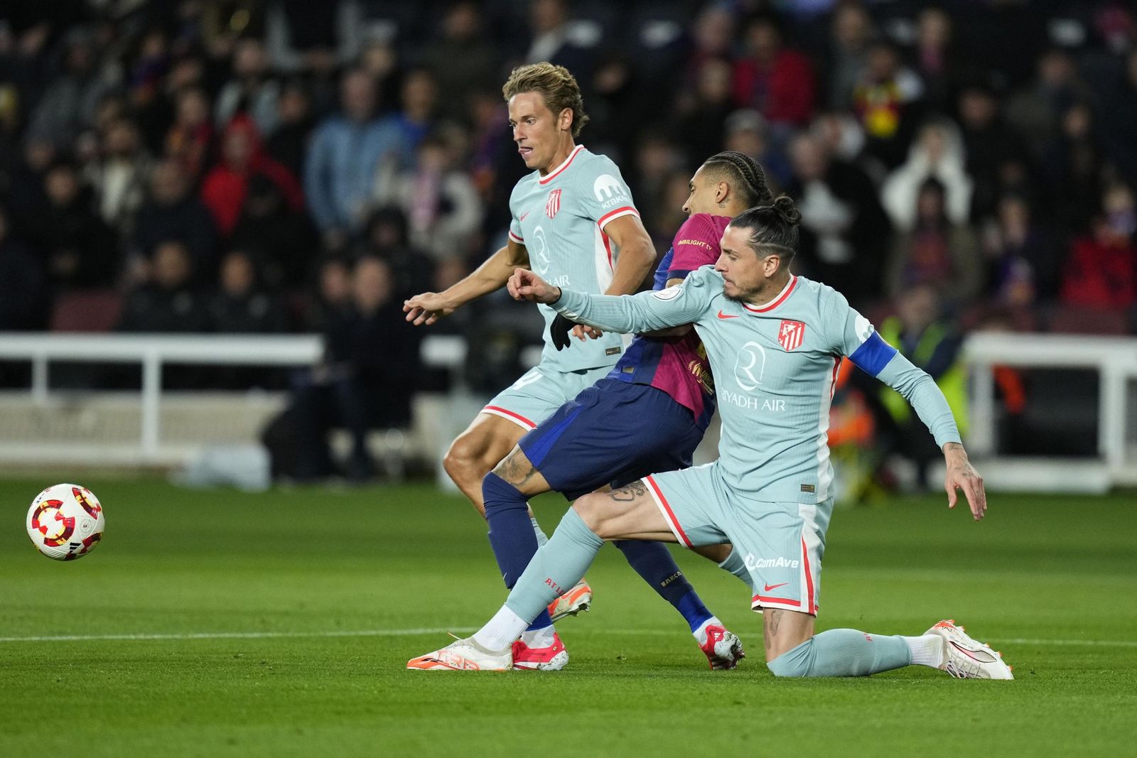 Las fotos del espectacular Barcelona - Atlético de Madrid