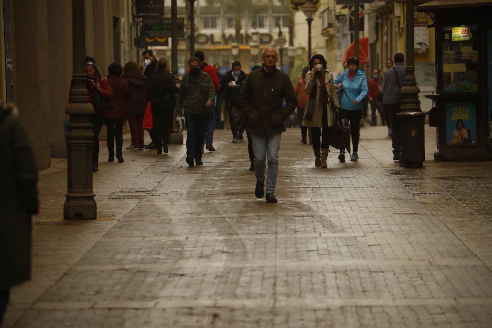 Las imágenes del segundo día de calima en Córdoba: llega el barro
