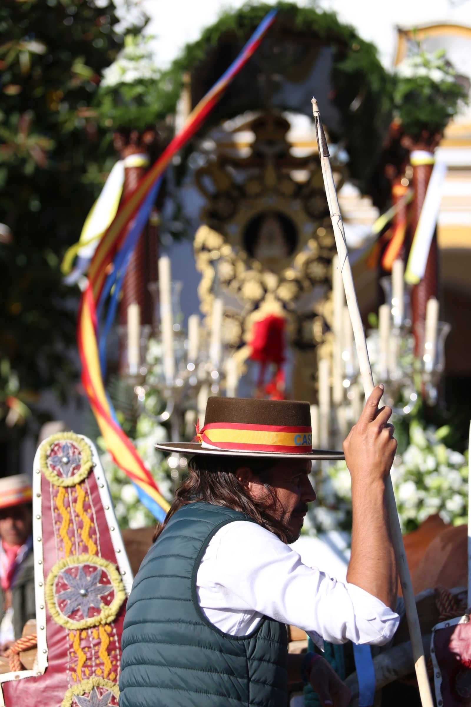 La salida hacia El Rocío de la Hermandad Castrense