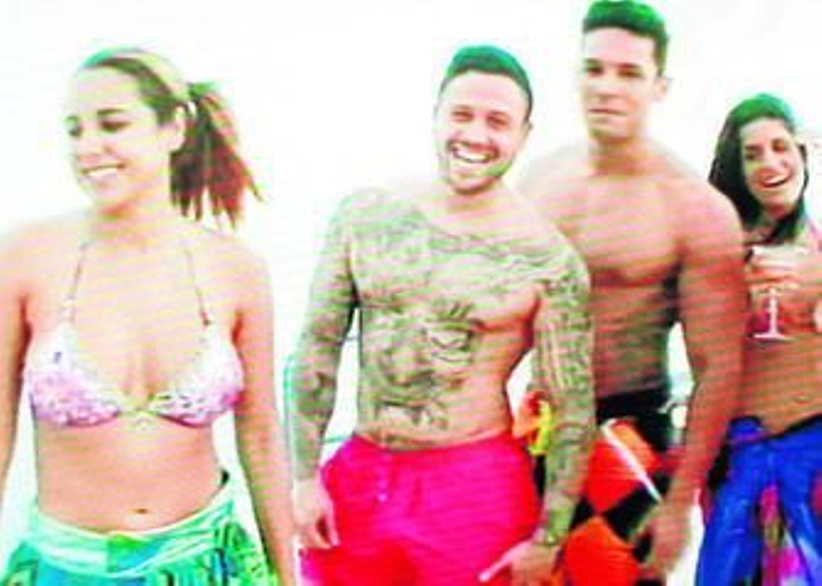 Pascual Fernández, junto a sus compañeros durante la primera gala de Supervivientes 2014.