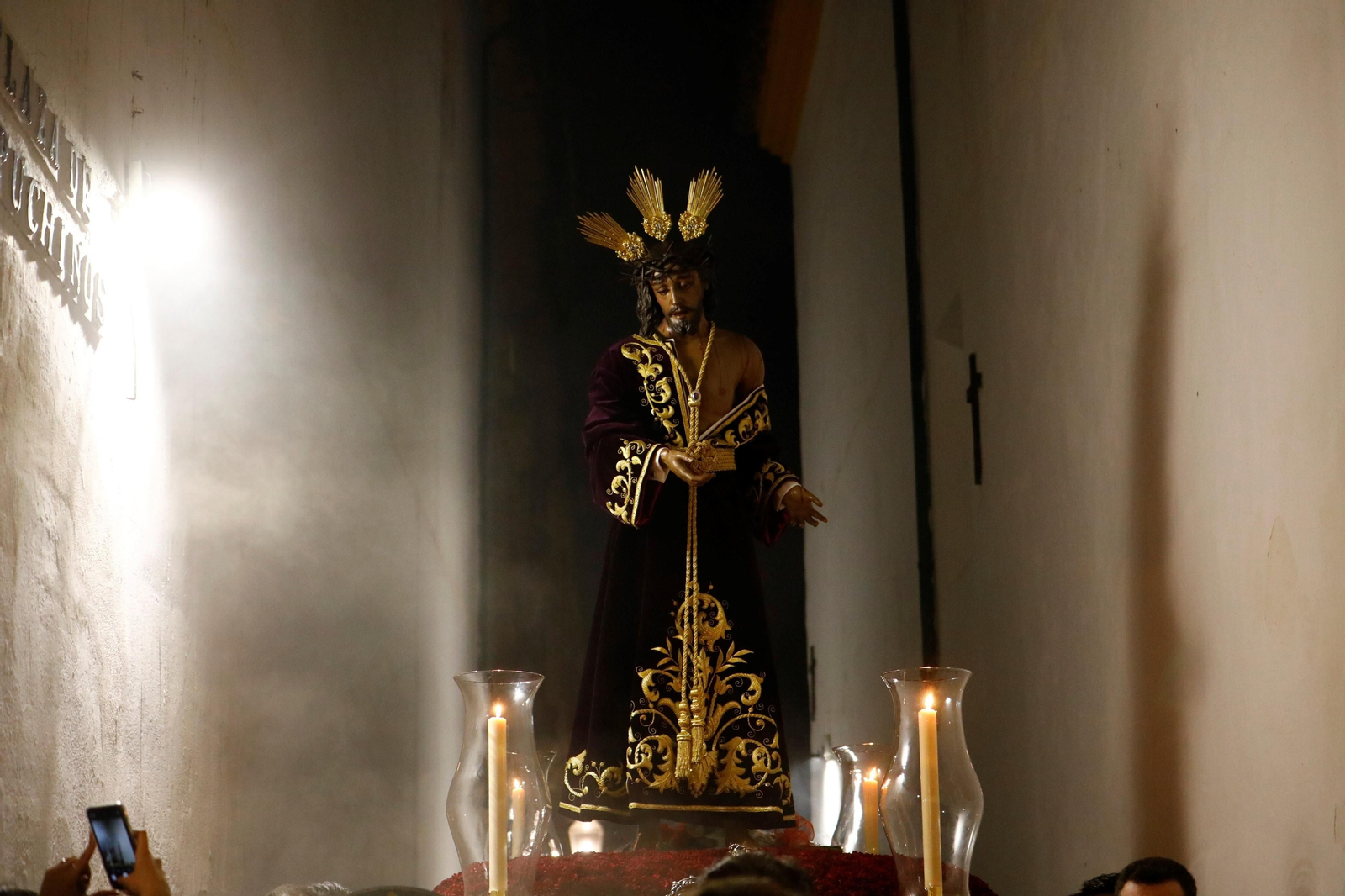 El vía crucis del Señor de la Humildad y Paciencia de Córdoba, en imágenes