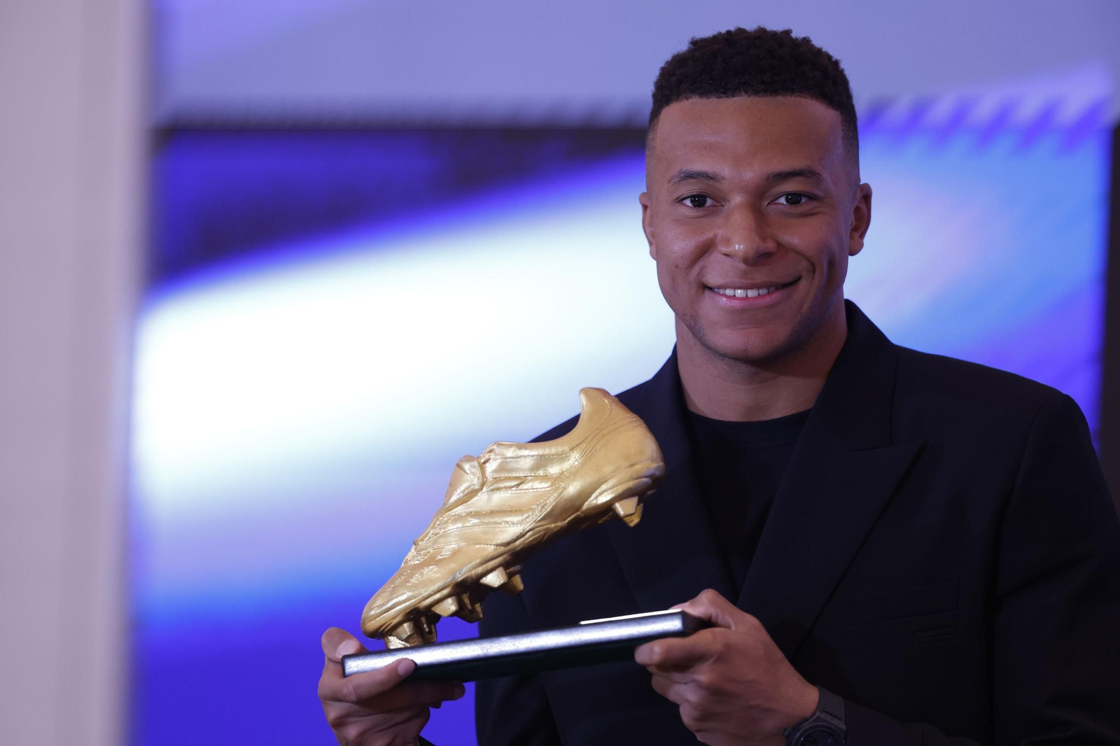 La entrega de la Bota de Oro a Mbappé, en imágenes La entrega de la Bota de Oro a Mbappé, en imágenes