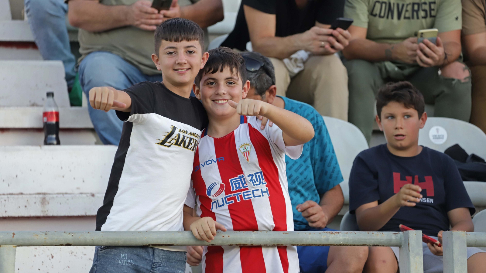 Fotos de la afición en el Nuevo Mirador