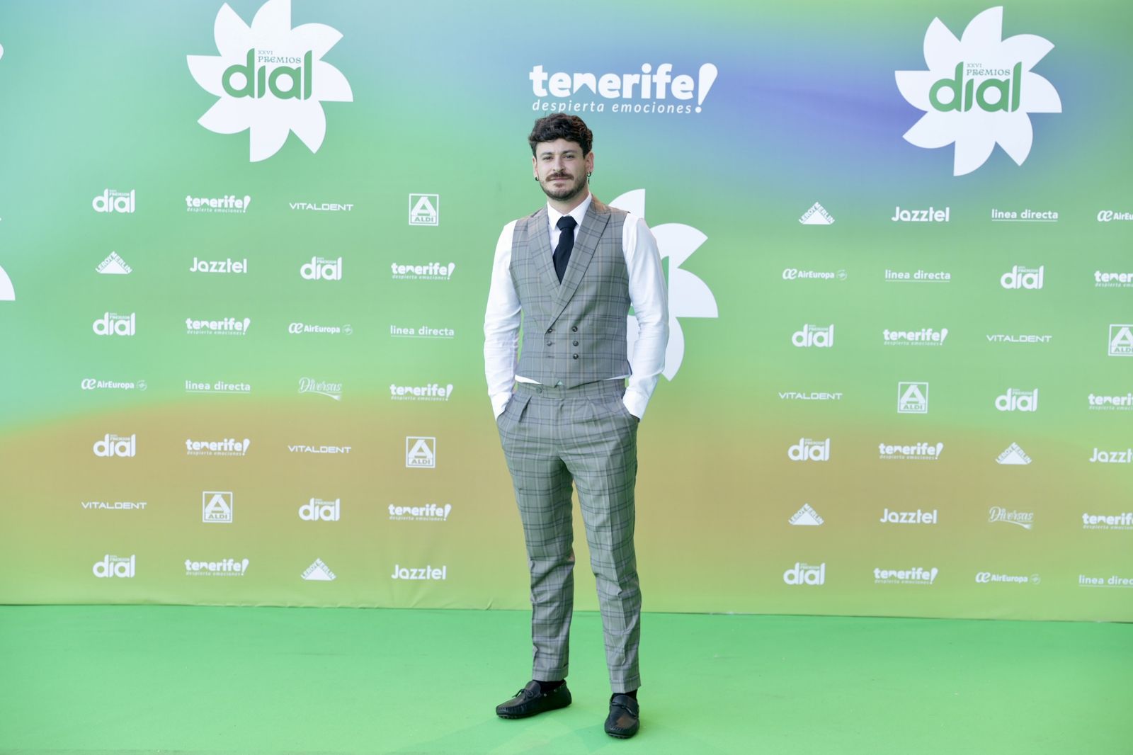 Cepeda, la mar de formal, en su tierra