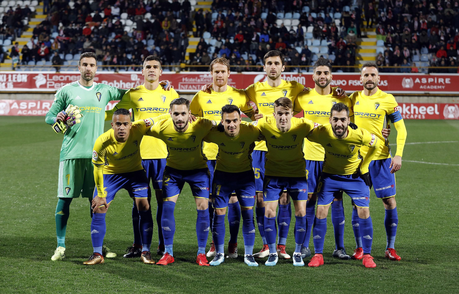 Esta es la foto previa al partido Cultural Leonesa-Cádiz, con el mismo once utilizado en otras dos jornadas ligueras.