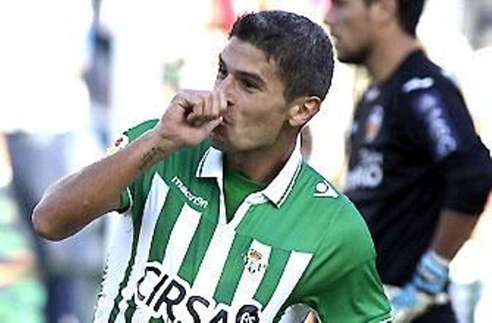 El gol de Salva Sevilla basta al Betis ante el Valencia (1-0)