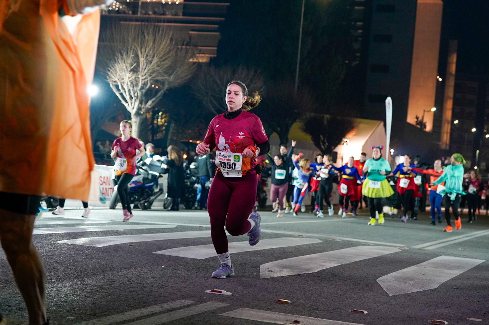 En imágenes: búscate en tu llegada a meta de la Carrera de San Antón 2026 (4)