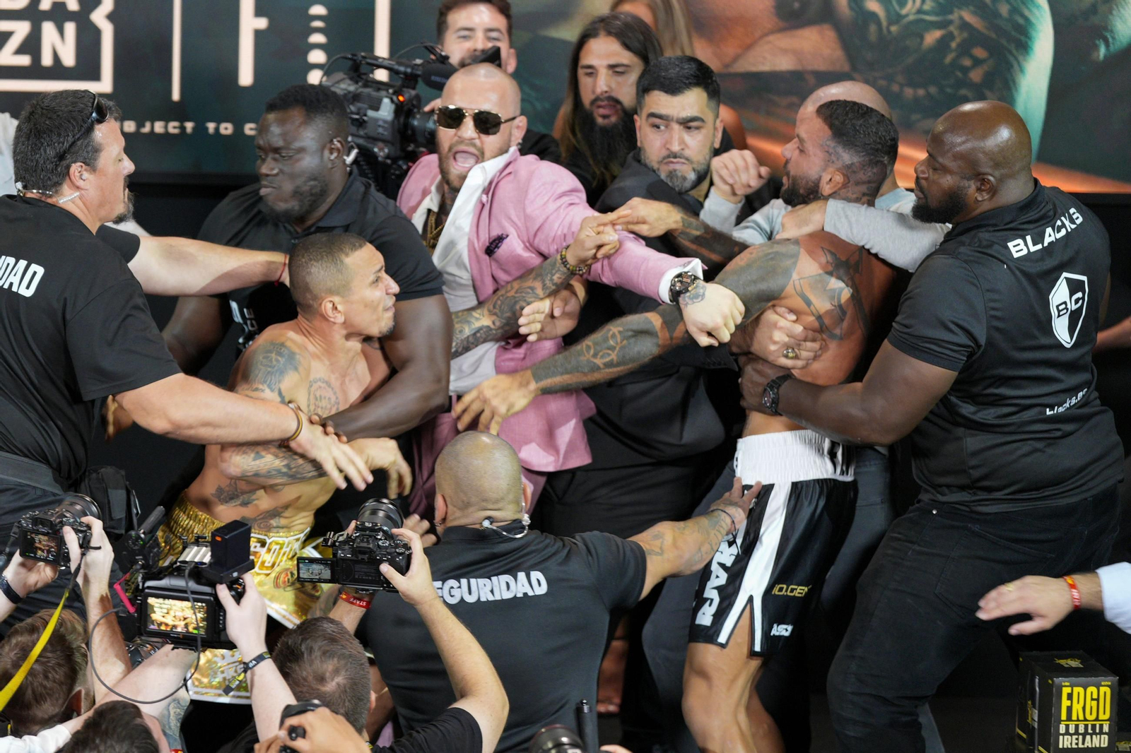 Marbella, bronca en el epicento del show de McGregor y BKFC Marbella, bronca en el epicento del show de McGregor y BKFC