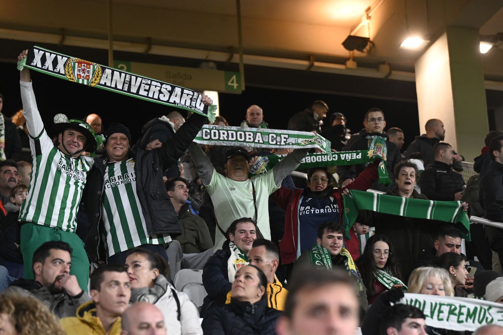Las fotos del espectacular ambiente en El Arcángel en el derbi andaluz entre Córdoba CF y Málaga