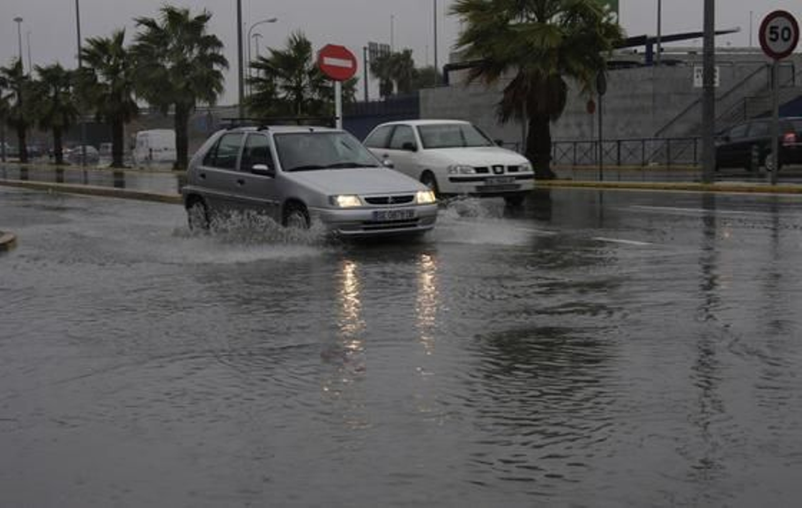 La alerta naranja de jornadas pasados ha dado paso a un situación sólo de riesgo donde las precipitaciones continuarán hasta la Nochevieja.

Foto: J.A. García / V. Hidalgo
