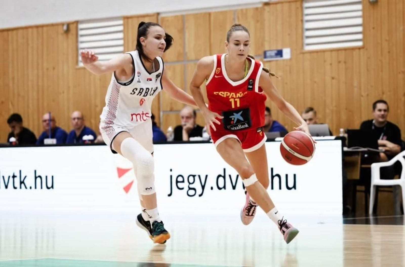 Chelsea Dike y Mar Segura avanzan con España en el Europeo sub 16