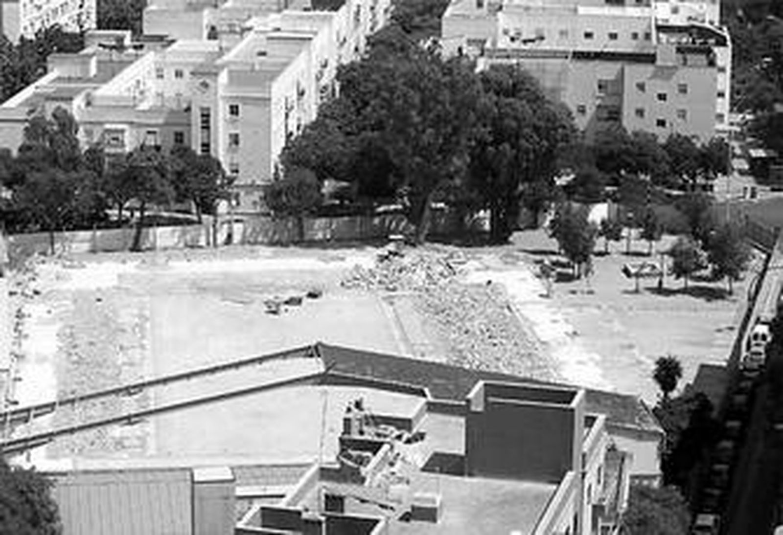 El solar del Portillo, vallado pero aún sin obras.