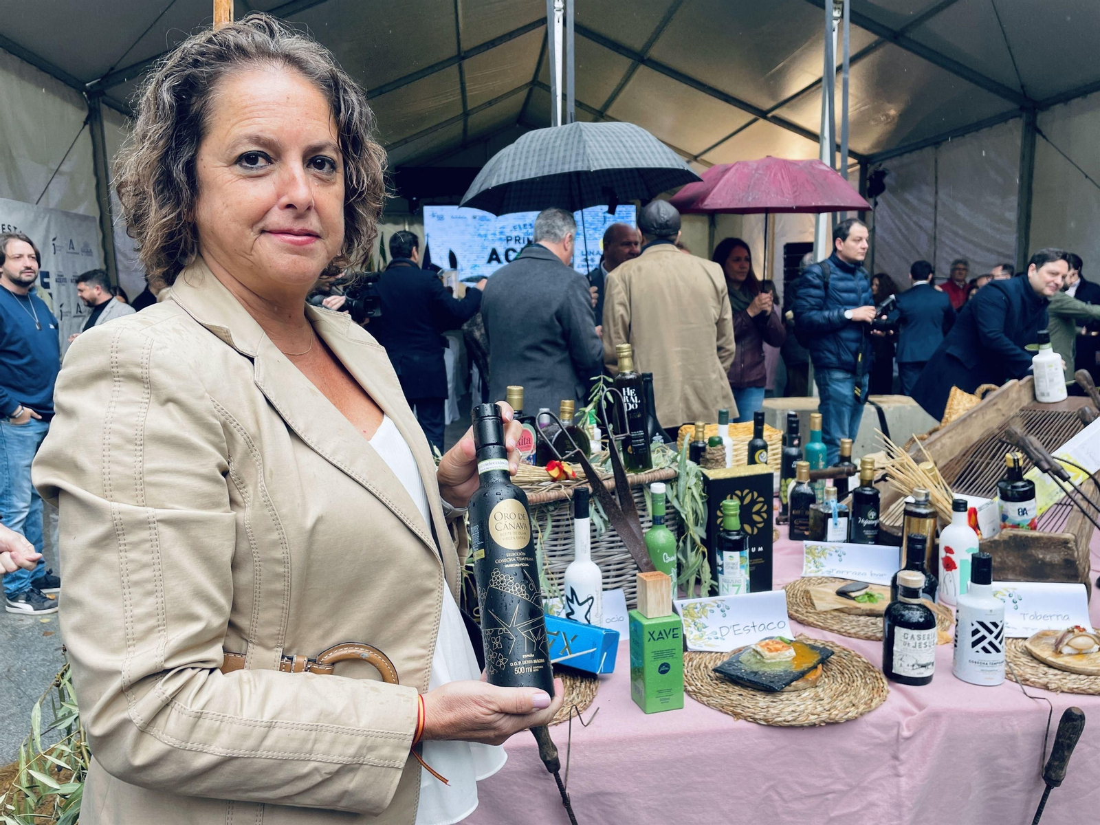 La consejera de Salud, Catalina García, en la feria del aceite de Jaén.