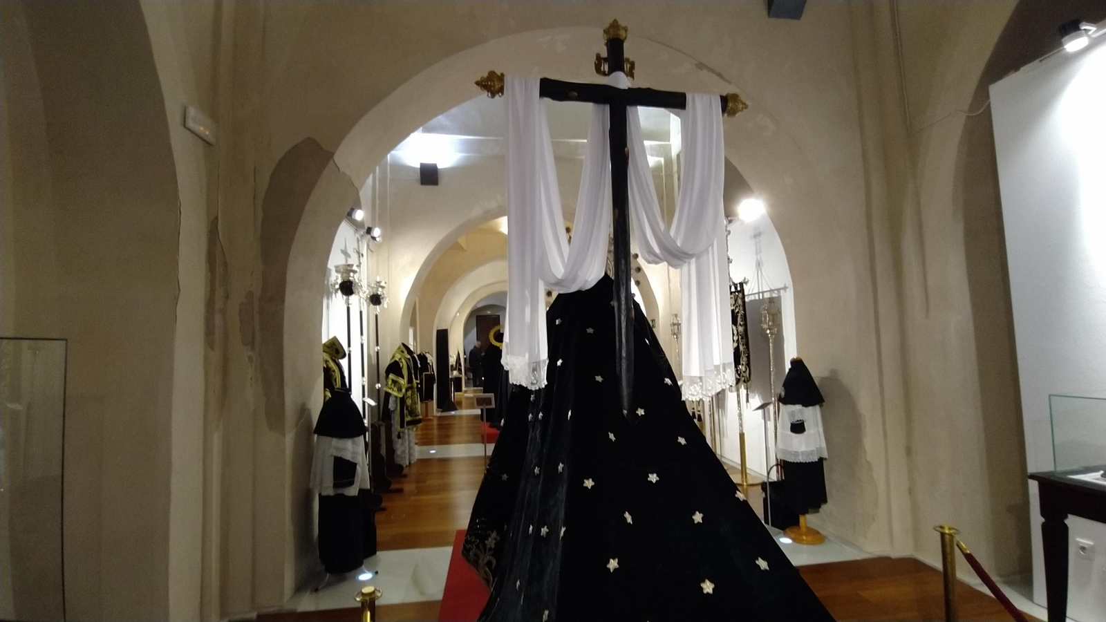 Así es la exposición Stabat Mater del 275 aniversario de la Soledad de San Fernando