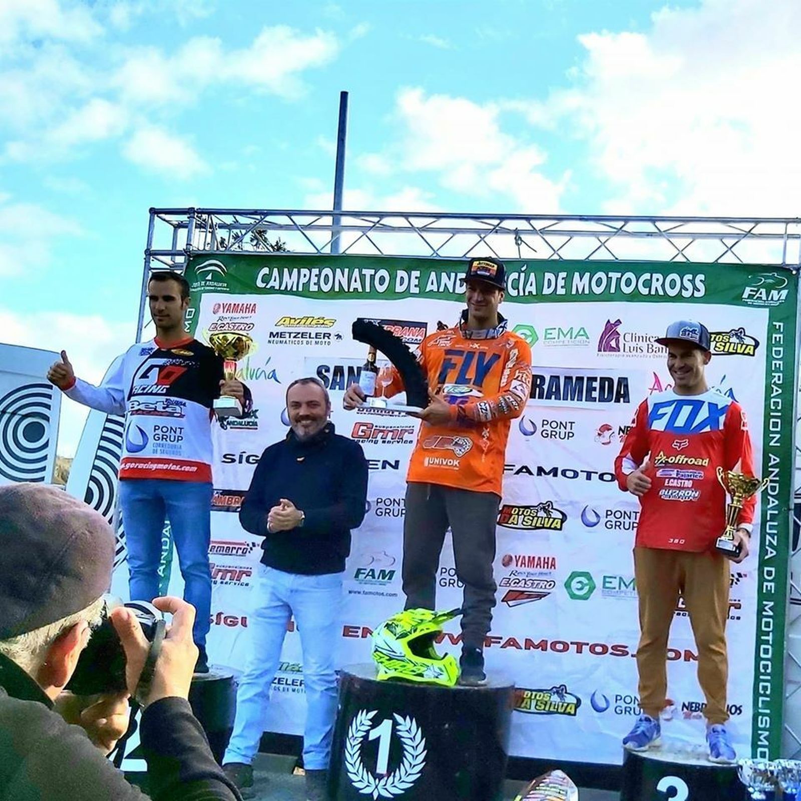 José Manuel Morillo, en el podio de El Barrero junto a José Antonio Butrón.