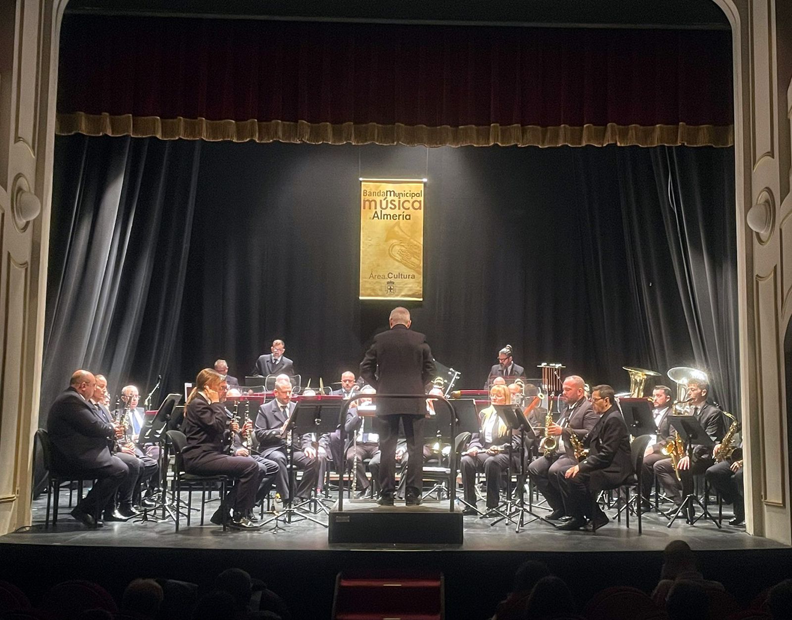 La Banda Municipal dirigida por José Solá.