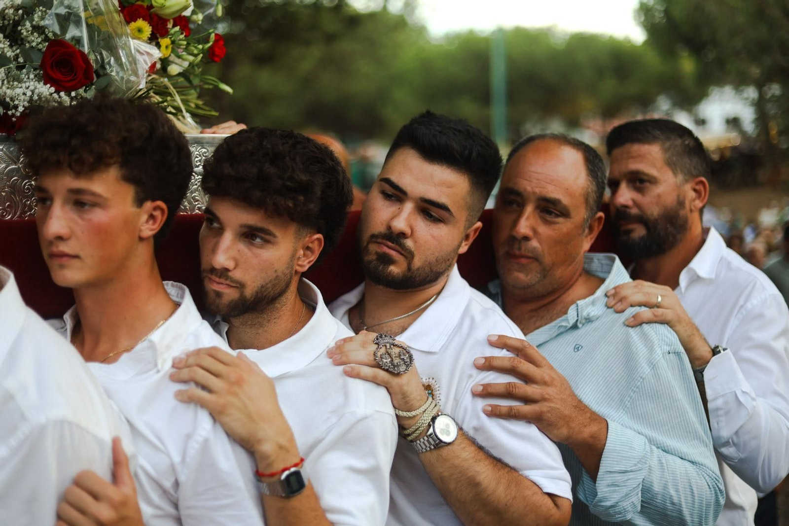 Imágenes de la procesión de Nuestra Señora de los Milagros, patrona de Palos de la Frontera, en la romería en el pinar de La Rábida