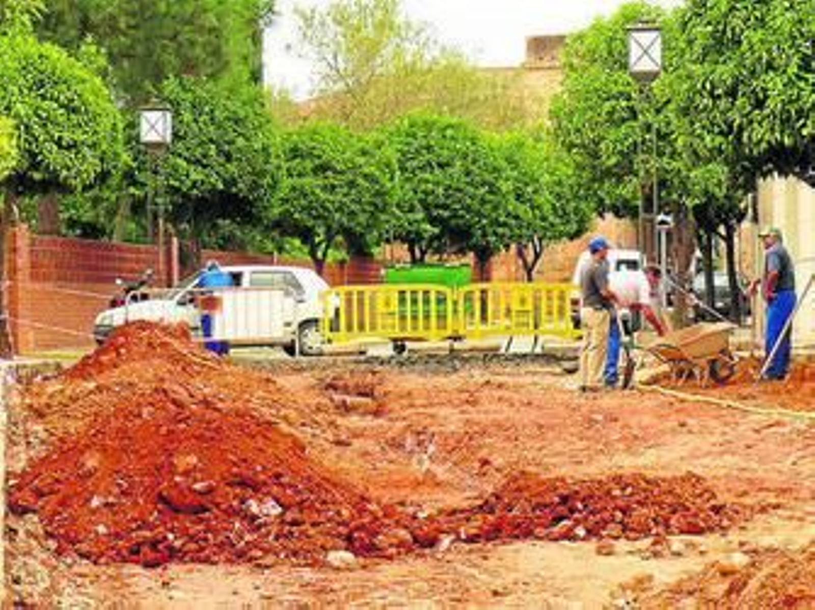 Obras en una localidad onubense correspondientes al plan Profea. Obras en una localidad onubense correspondientes al plan Profea.