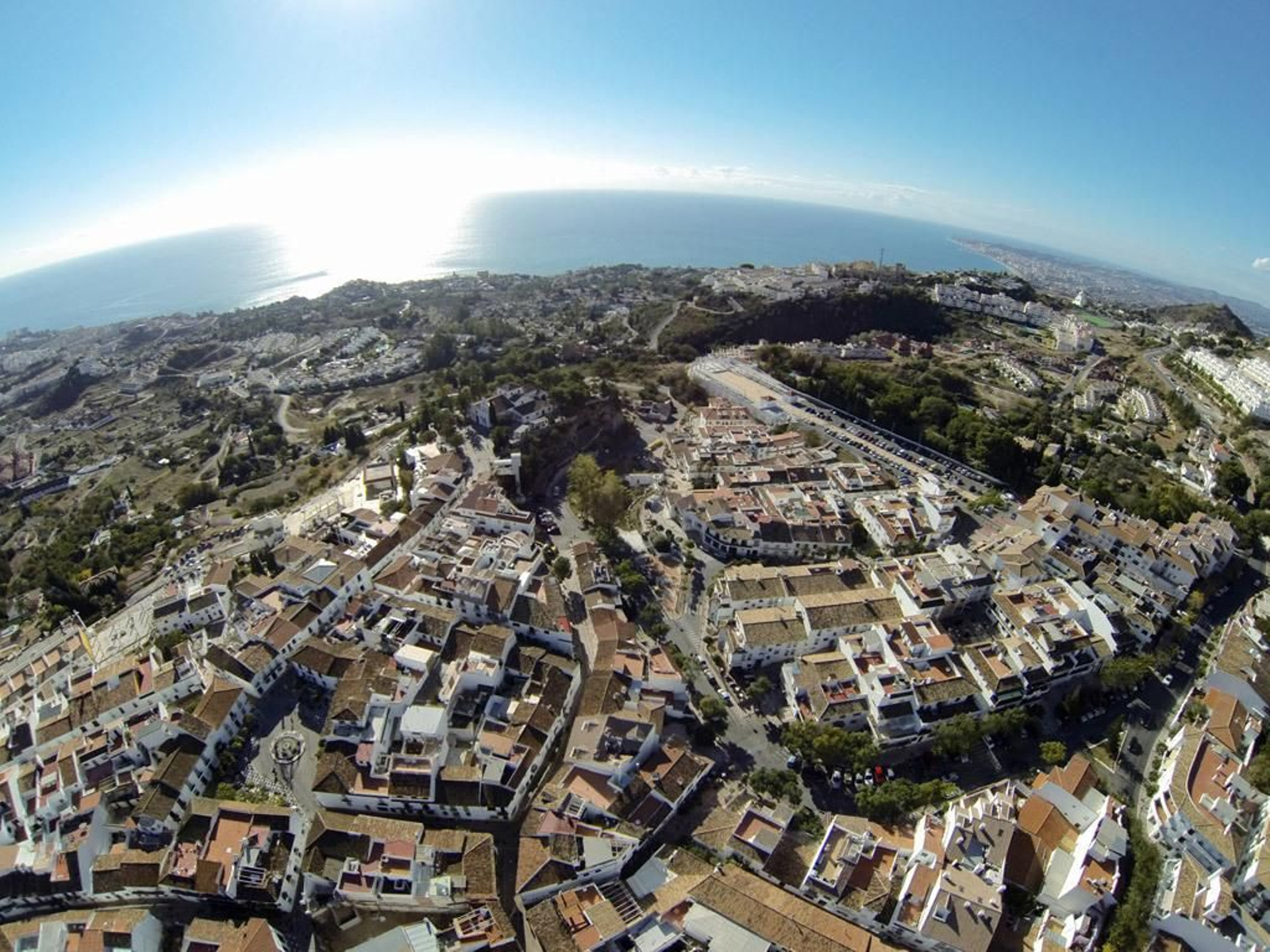 Vista de Benalmádena Pueblo. Vista de Benalmádena Pueblo.