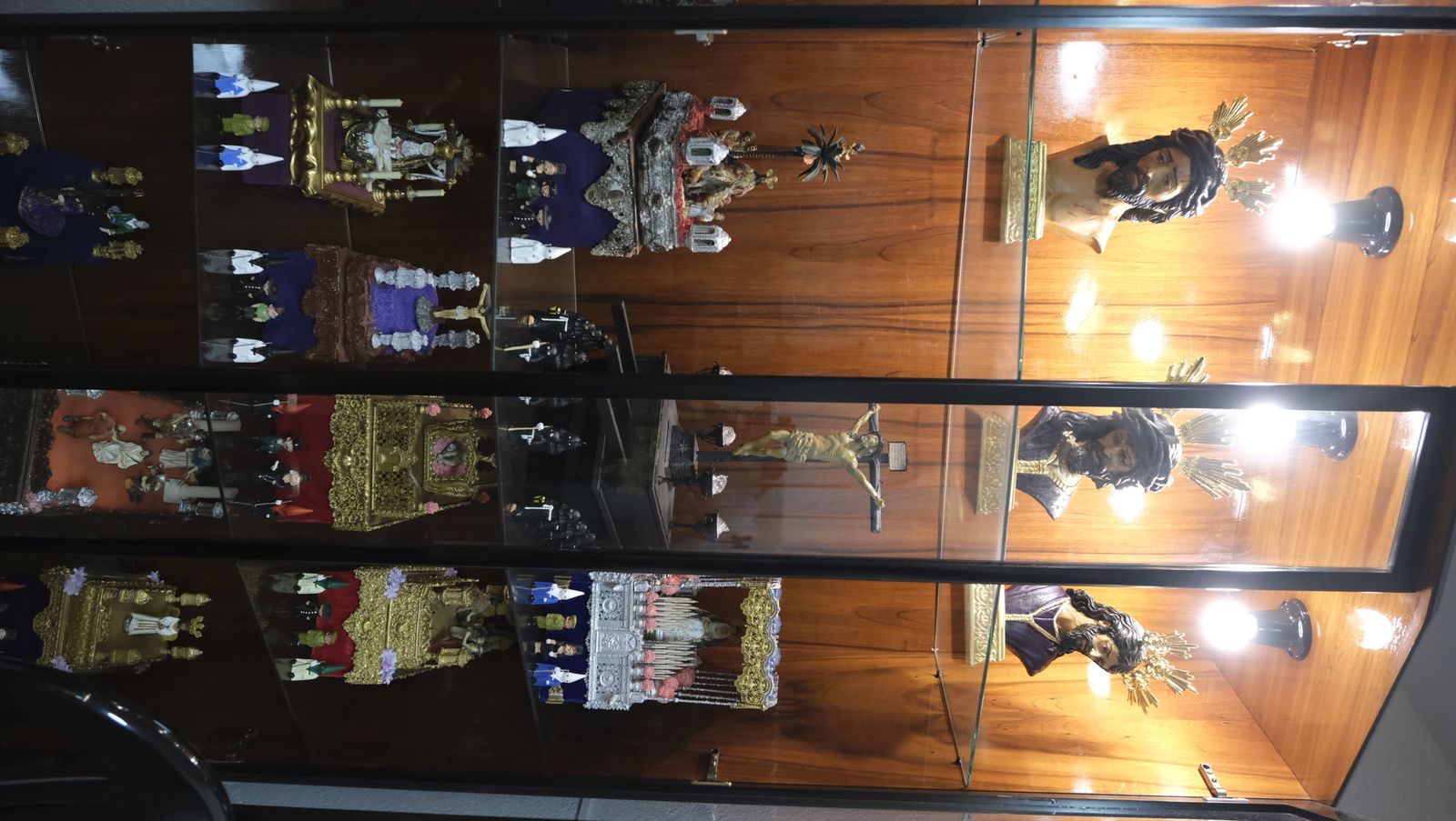 Fotogalería de la colección en miniatura de la Semana Santa de Almería.